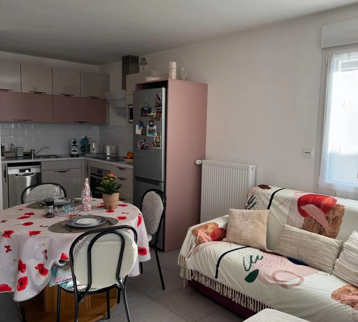 Le Secret Des Collines - South Facing Balcony Apartment Aix-les-Bains