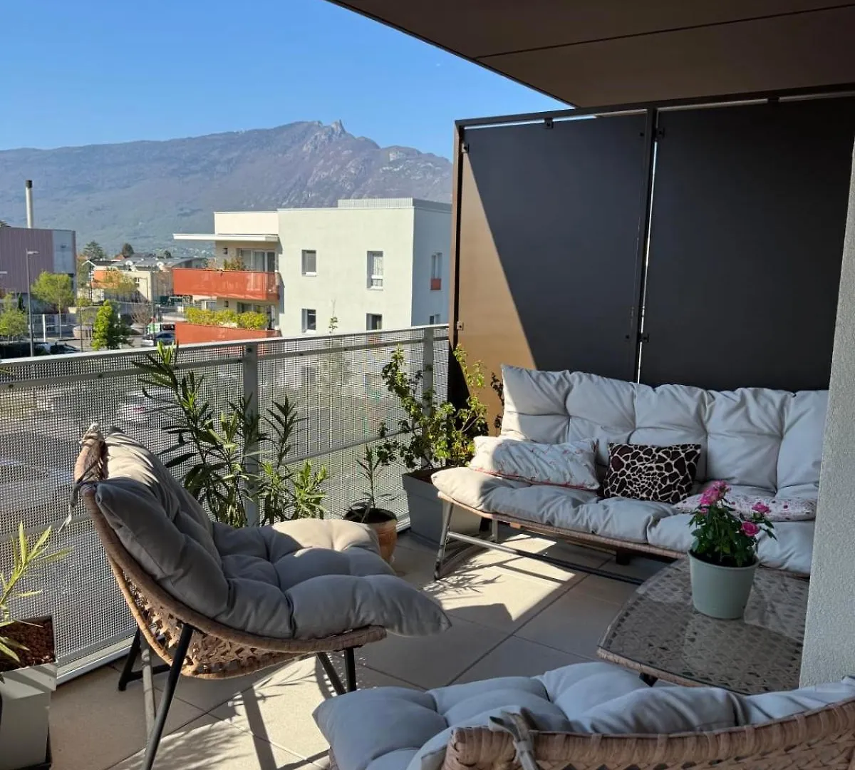 Le Secret Des Collines - South Facing Balcony Apartment Aix-les-Bains